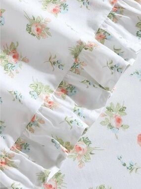 Laura Ashley ~ Apricot & White Ruffle Pillowcase Pair
Standard ~100% Cotton